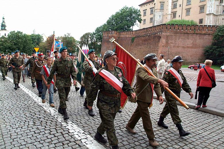 Uczestnicy Marszu Szlakiem I Kompanii Kadrowej... 