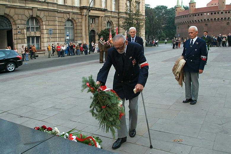 ...i Polskiego Związku Więźniów Komunizmu.