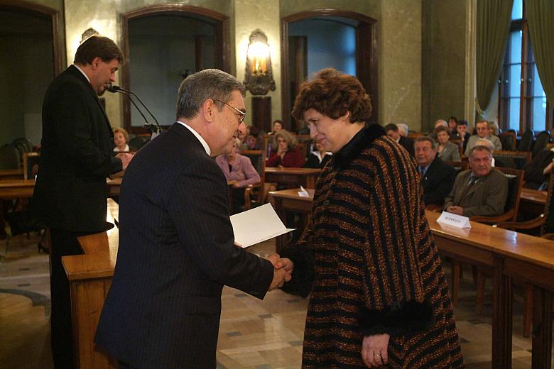 Nagrody Prezydenta Miasta Krakowa otrzymali dyrektorzy szkół, którzy w sposób racjonalny i oszczędny planują i wydatkują środki 