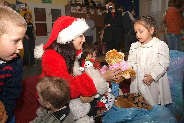 Wśród najmłodszych największym powodzeniem cieszyły się maskotki przytulanki. 