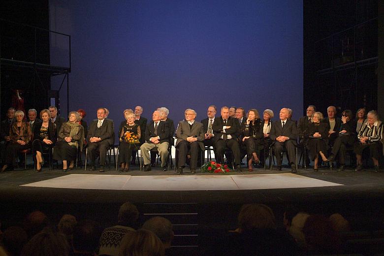 Jubileusz był okazją do spotkania się aktorów, byłych dyrektorów, pracowników oraz wszystkich osób uczestniczących czynnie w życ