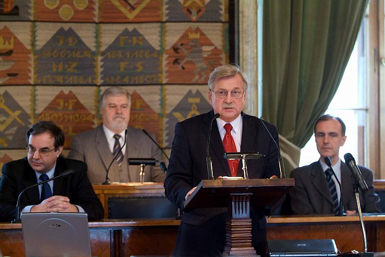 Gości powitał Tadeusz Trzmiel, zastępca Prezydenta Miasta Krakowa. 