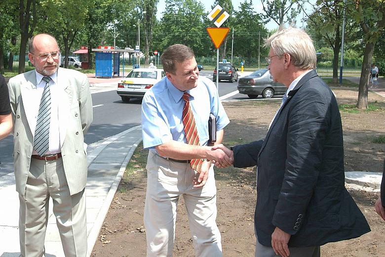 Zakończenie I etapu przebudowy ul. Xawerego Dunikowskiego. Od prawej: Tadeusz Trzmiel, Zastępca Prezydenta Miasta Krakowa, Rysza