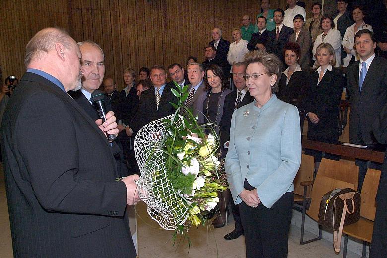 Nowy oddział dla wcześniaków powstał dzięki środkom ofiarowanym przez Fundację TVN "Nie jesteś sam", na czele której s