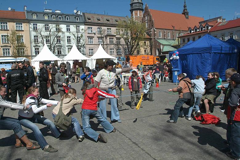 Przeciąganie liny to świetna zabawa...