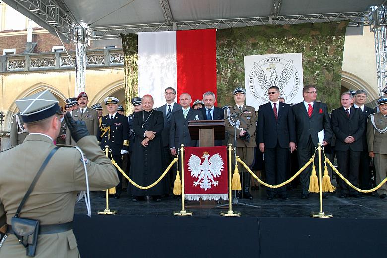 Przysięga wojskowa złożona na Rynku Głównym przez żołnierzy wszystkich rodzajów broni była głównym punktem tegorocznych uroczyst