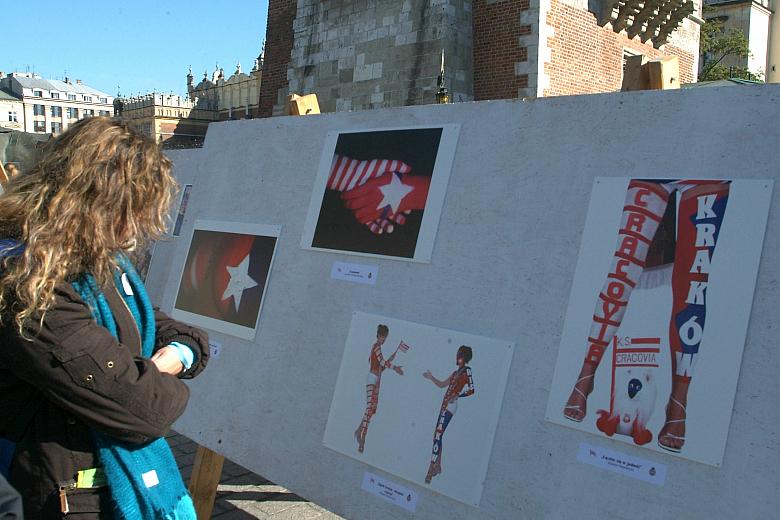 Pokazano 23 najlepsze prace spośród ponad 100, jakie nadesłano na konkurs. 

