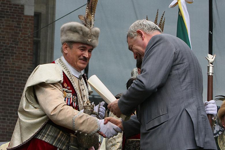 Gratulacje królowi "Niezłomnemu" złożył Prezydent Miasta Krakowa  profesor Jacek Majchrowski.