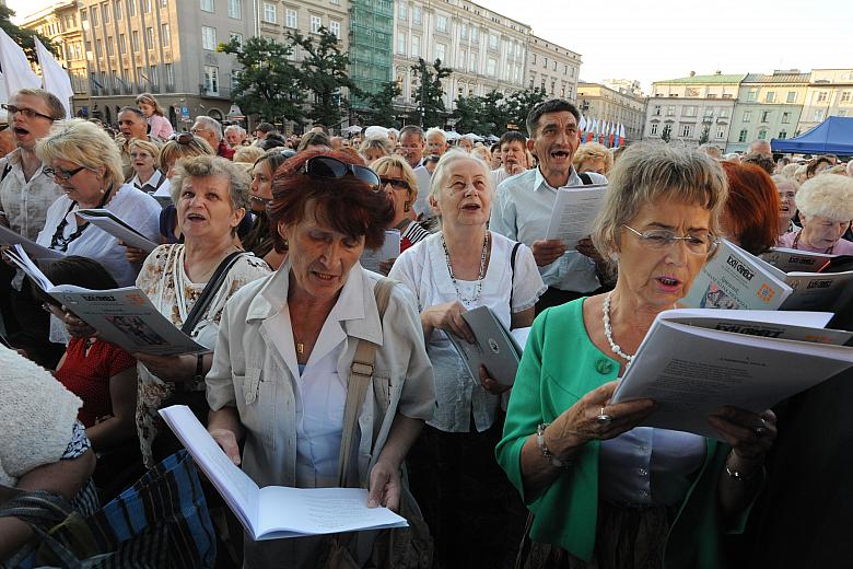 Setki, tysiące krakowian śpiewały...