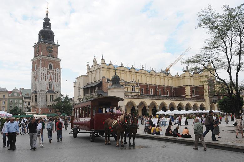 ... a następnie wyruszyć w dalszą drogę pod Wawel.