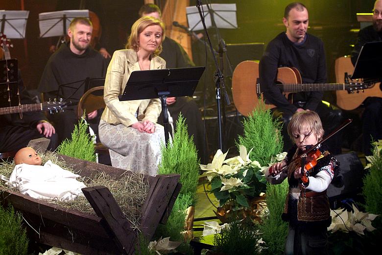 Wszyscy wykonawcy wypadli wspaniale, wielki podziw wzbudził bardzo młody "skrzypek-pastuszek", imieniem Mateusz.