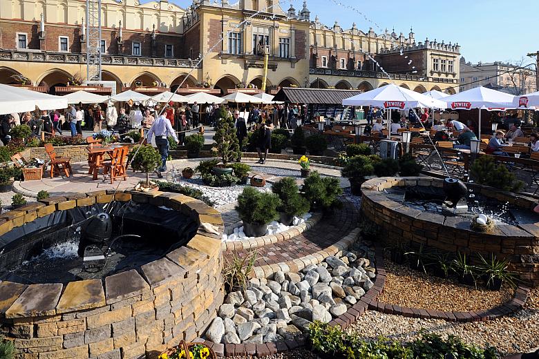 Tegoroczne Targi Wielkanocne miały wyjątkową oprawę, dzięki której stary Rynek odmłodniał. 