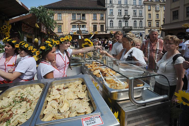 Swoje wspaniałe wyroby prezentowało trzynaście restauracji.
