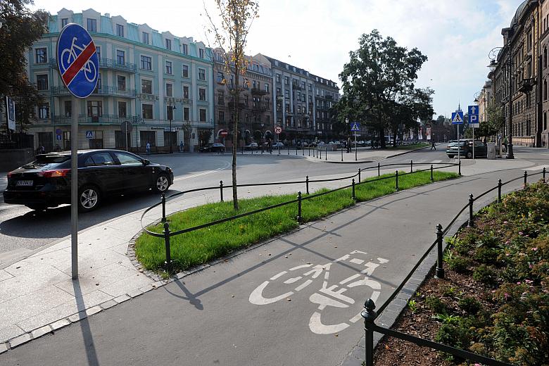 ...użytkowników najbardziej ekologicznego i najzdrowszego środka transportu.