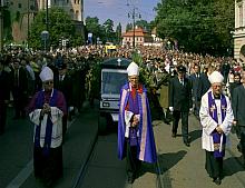 Kondukt żałobny przeszedł ulicami miasta.