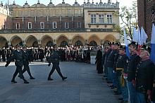 Uroczyste obchody odbyły się tradycyjnie przy wieży Ratuszowej na Rynku Głównym w Krakowie .