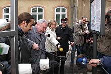 Tylko stalowymi nożycami można było przeciąć gruby łańcuch odgradzający trasę KST.