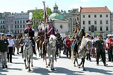 Historyczne formacje kawaleryjskie w Rynku Głównym.