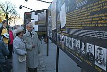 Zdjęcia do wystawy udostępnili: Muzeum Historii Fotografii im. Walerego Rzewuskiego w Krakowie, Instytut Zachodni w Poznaniu, Me