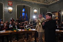 Muzycy z Boba Jazz Band uczcili swojego mistrza improwizowaną fanfarą.