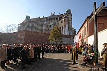 Pod Krzyżem Katyński wieniec złożyli wspólnie: Zbigniew Siekański, Prezes Stowarzyszenia Rodzin Katyńskich, Jan Grodzicki, Preze