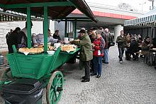 Prosta, żołnierska zupa, zagryzana chlebem, wszystkim bardzo smakowała.