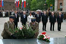 Następnie złożyli wieniec przedstawiciele władz państwowych i samorządowych.