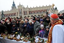 Uroczystość święcenia pokarmów przed Bazyliką Mariacką